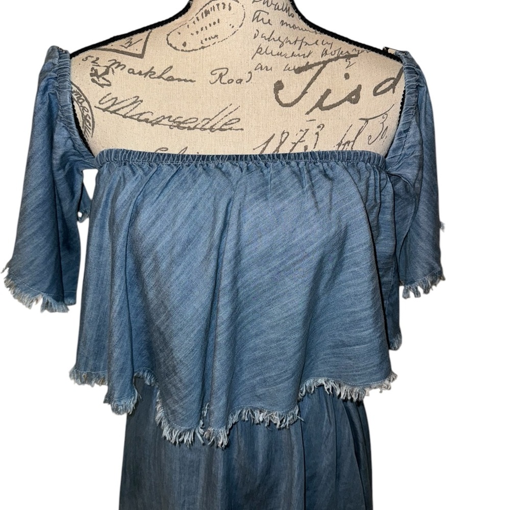 Elan Raw Edge Off the Shoulder Dress - Picture 5 of 10